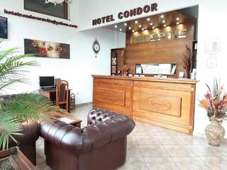 Отель Hotel Condor Оравица-0